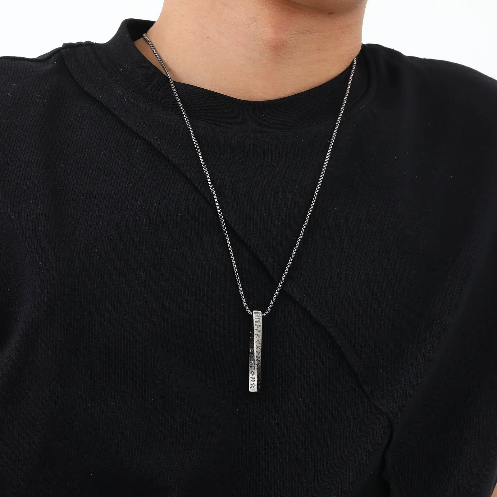 Wholesale Stainless Steel Geometric Mobius Pearl Chain Necklace With Electroplating Treatment - Image 3