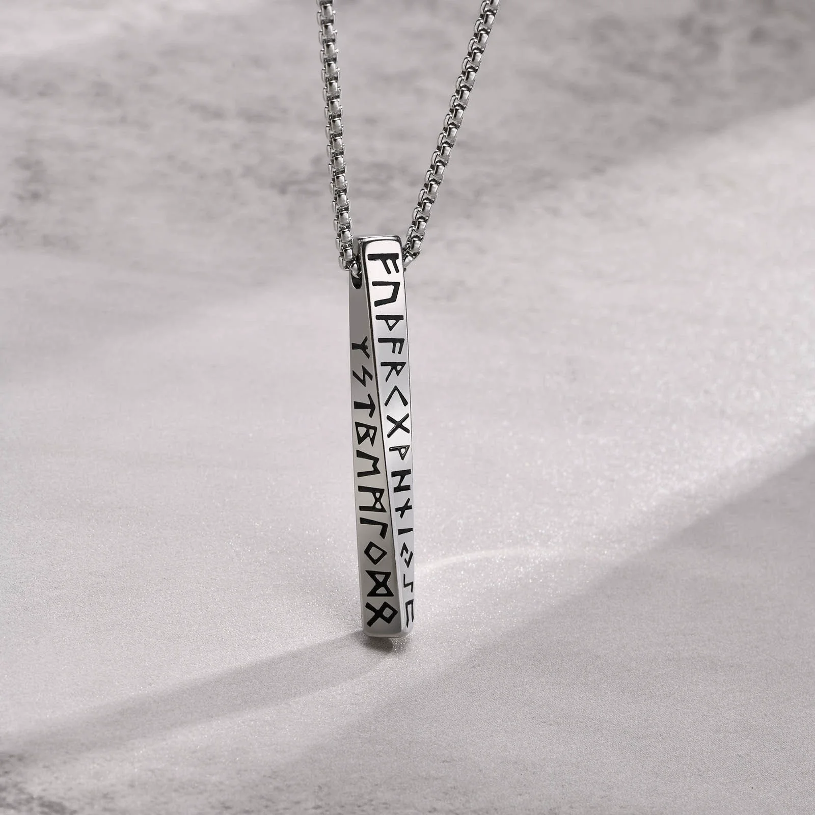 Wholesale Stainless Steel Geometric Mobius Pearl Chain Necklace With Electroplating Treatment - Image 4