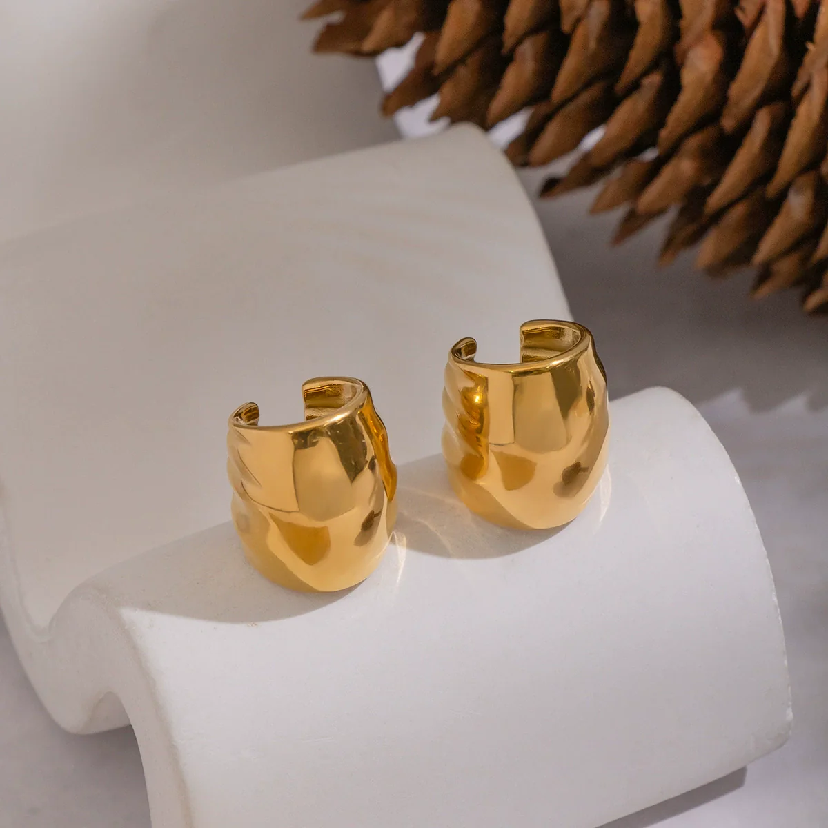 Wholesale Stainless Steel Geometric Oval Real Gold Plated Ear Clip Earrings For Women - Image 2