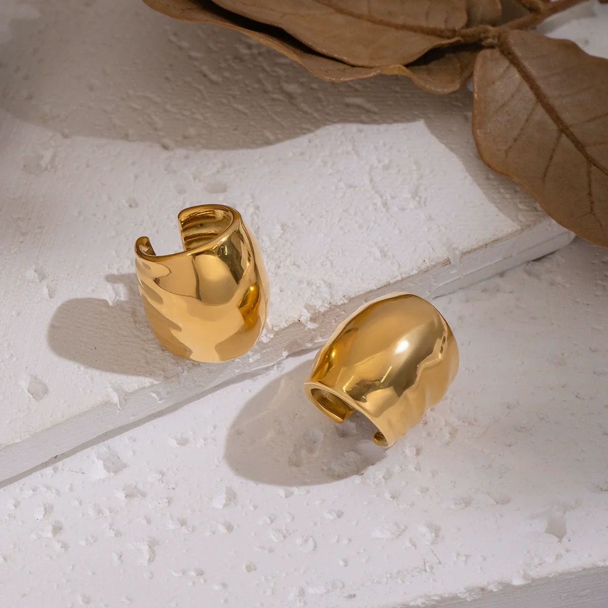 Wholesale Stainless Steel Geometric Oval Real Gold Plated Ear Clip Earrings For Women - Image 4