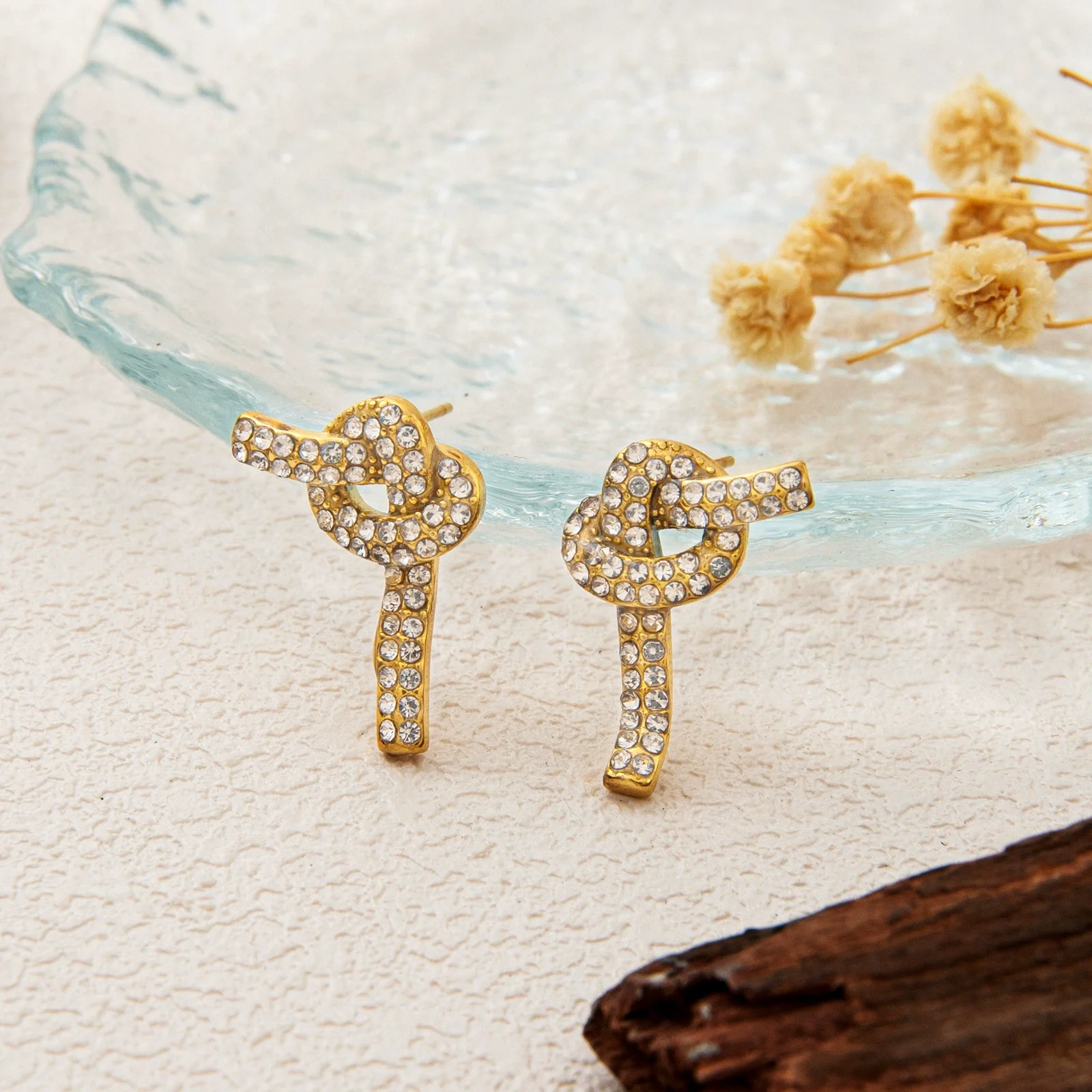 Wholesale Stainless Steel Geometric Pattern Electroplated Earrings For Women With Knotted Elements - Image 3