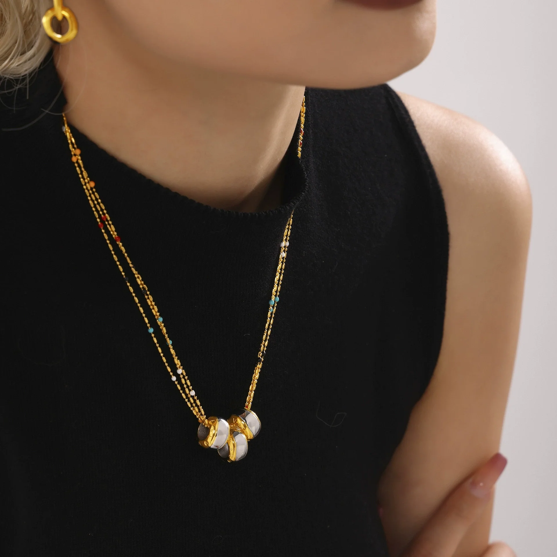 Wholesale Stainless Steel Geometric Pattern Light Luxury Pendant Multi Layer Rice Bead Necklace With Brushed And Electroplated Treatment For Women - Image 3