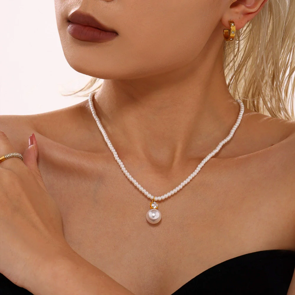 Wholesale Stainless Steel Geometric Shell Bead Pendant Collarbone Necklace For Women With Electroplating Treatment Elegant Style
