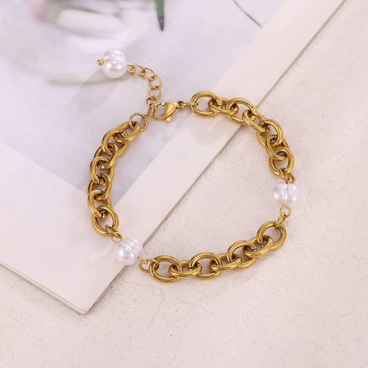Wholesale Stainless Steel Gold Plated Geometric Simple Style Women's Jewelry Bracelet And Earrings - Image 3