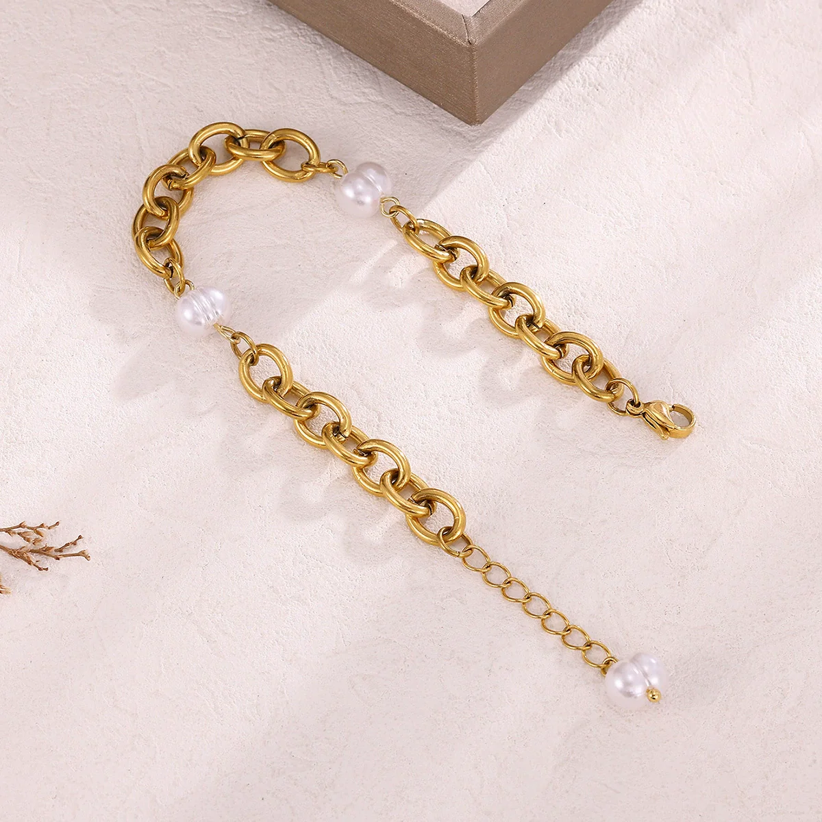 Wholesale Stainless Steel Gold Plated Geometric Simple Style Women's Jewelry Bracelet And Earrings - Image 4