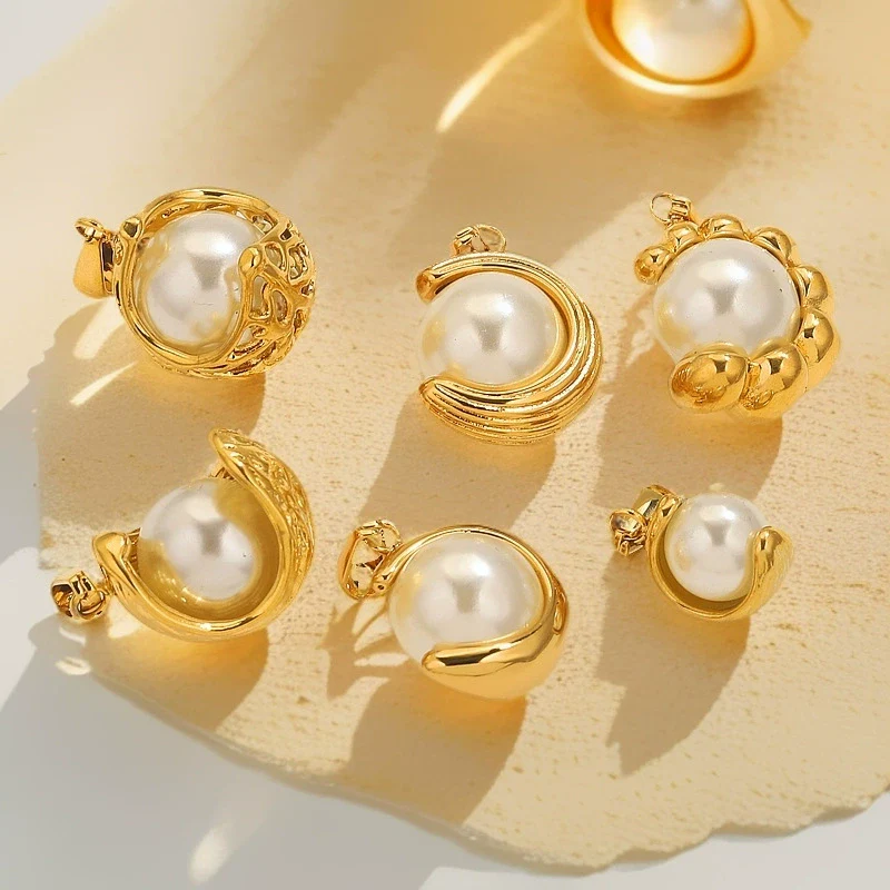 Wholesale Stainless Steel Goldplated Cshaped Imitation Pearl Pendant Jewelry - Image 3