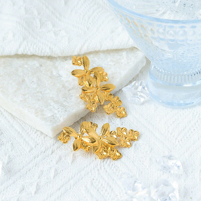 Wholesale Stainless Steel Goldplated Flower Earrings For Women - Image 2