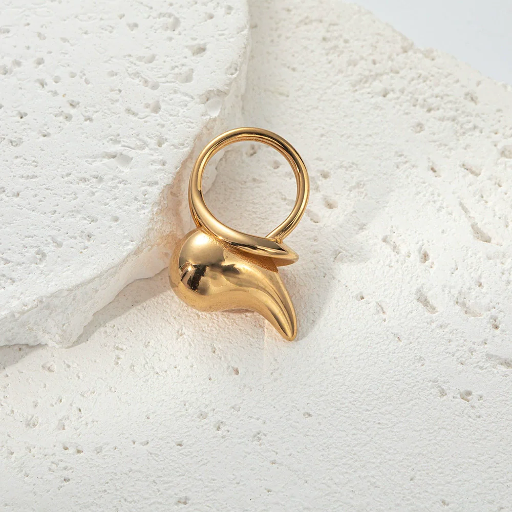 Wholesale Stainless Steel Goldplated Water Drop Shaped Fashion Commuter Ring With Joker Creative Design And Electroplating Treatment For Men And Women - Image 2
