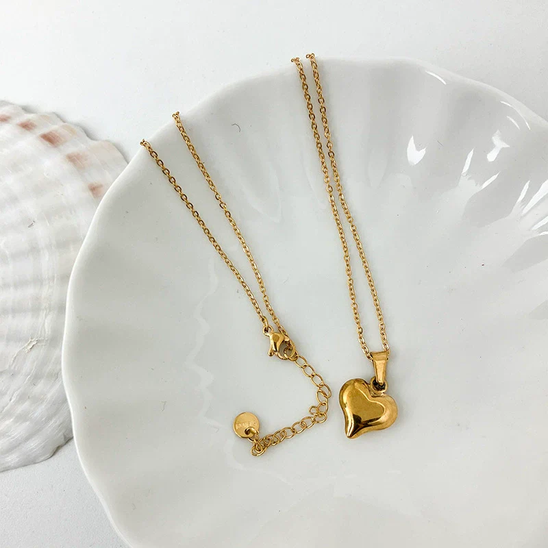 Wholesale Stainless Steel Heart Shape Pendant Necklace For Women Electroplated Fashion Trend Clavicle Chain - Image 8