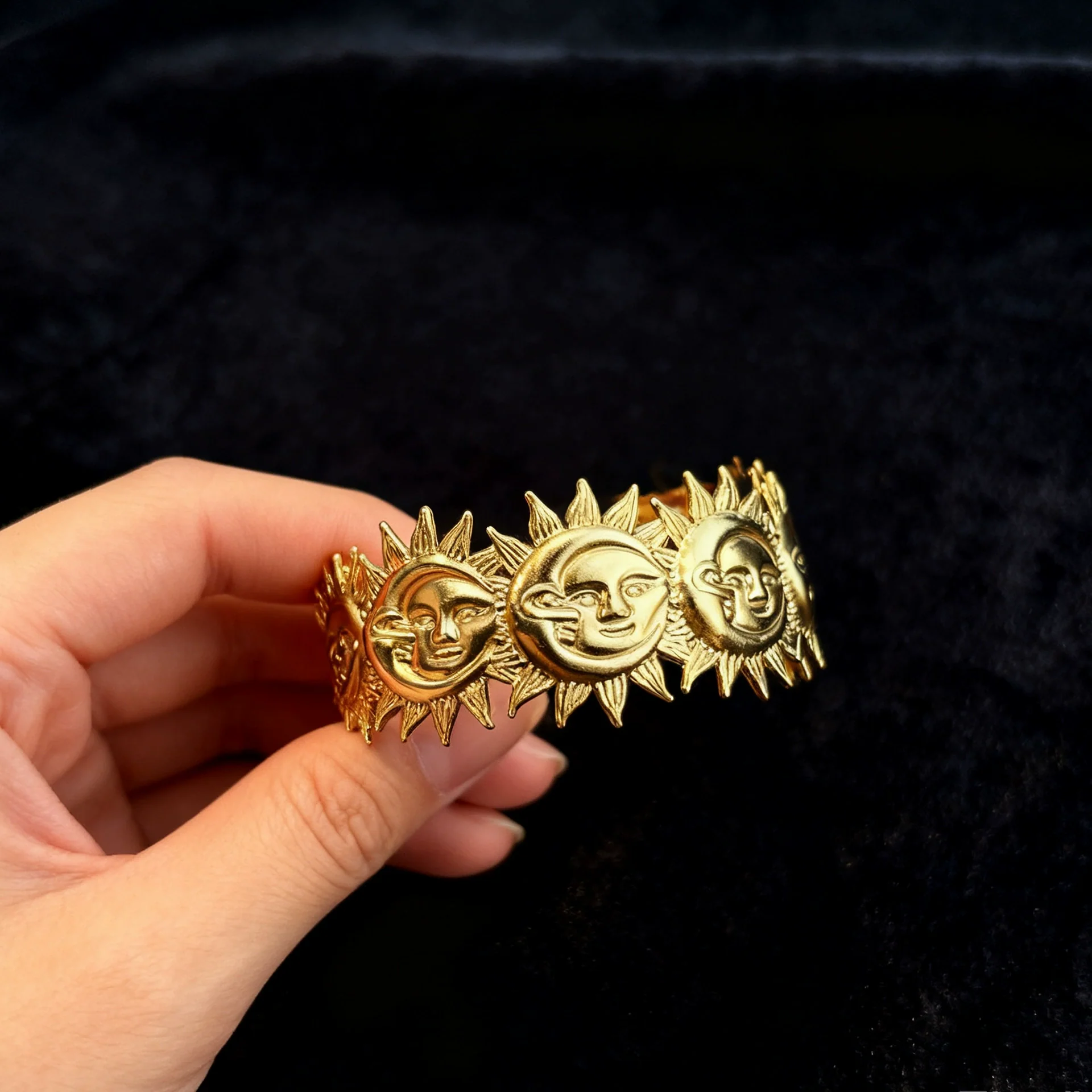 Wholesale Stainless Steel Hydraulic Pressure Open Sun Bracelet Fashion Minimalist Jewelry - Image 2