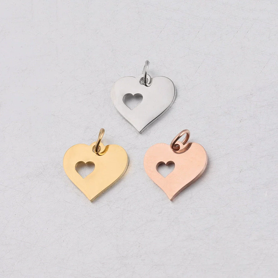 Wholesale Stainless Steel Love Heart Pendant Jewelry Accessories With Polishing Treatment And Smooth Pattern
