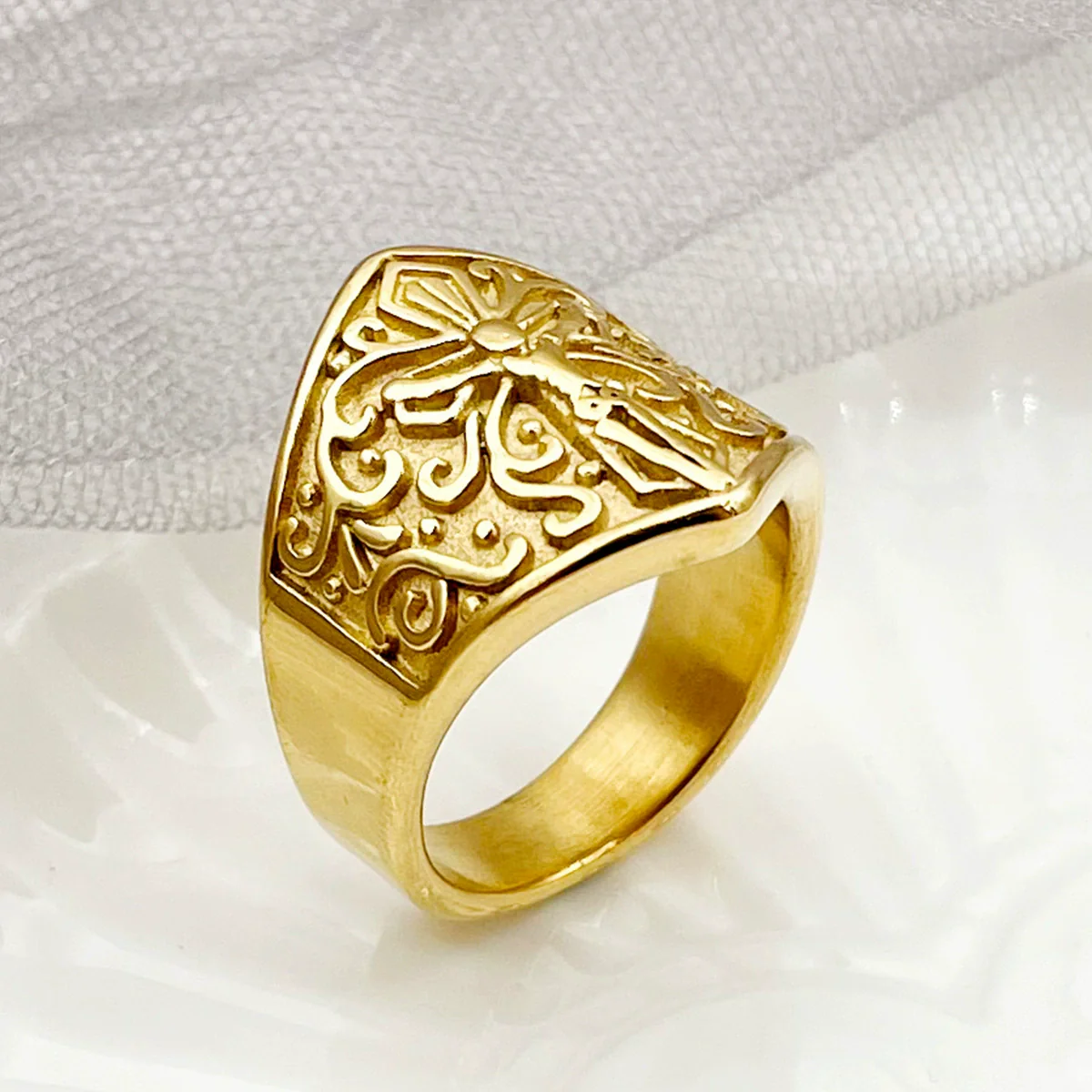 Wholesale Stainless Steel Ring With Snakeskin Pattern And Embossed Design French Retro Style Electroplated - Image 7