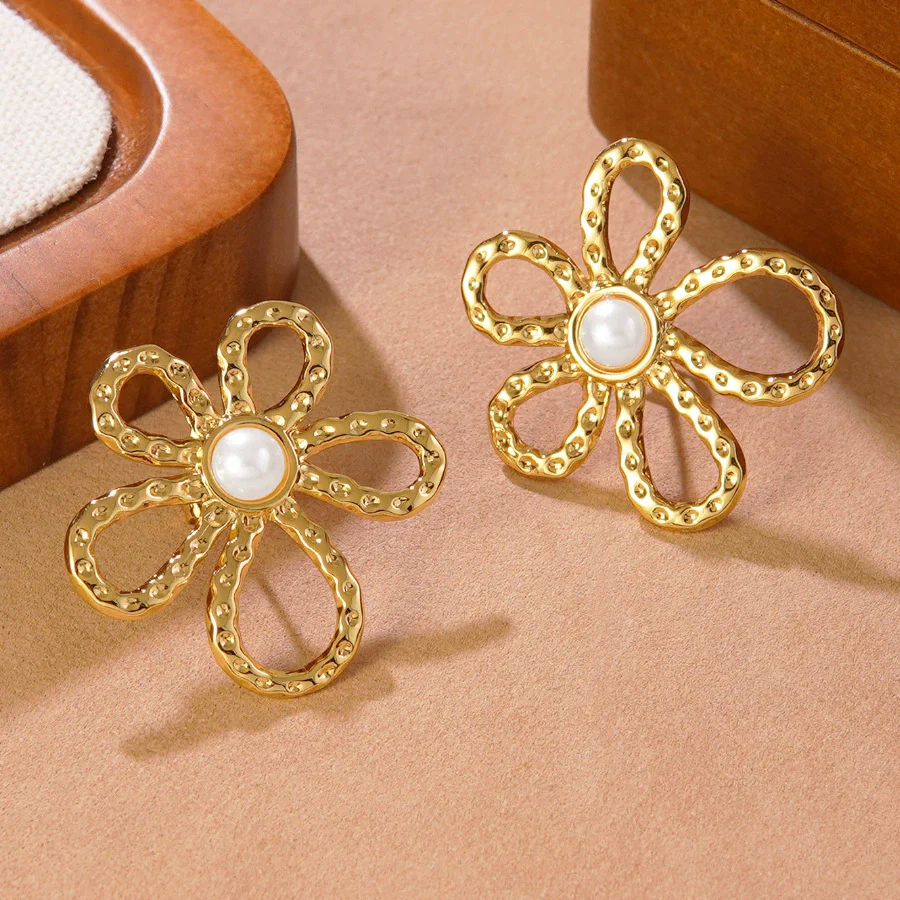 Wholesale Stainless Steel Stamped Flower Earrings For Women Light Luxury Style - Image 3