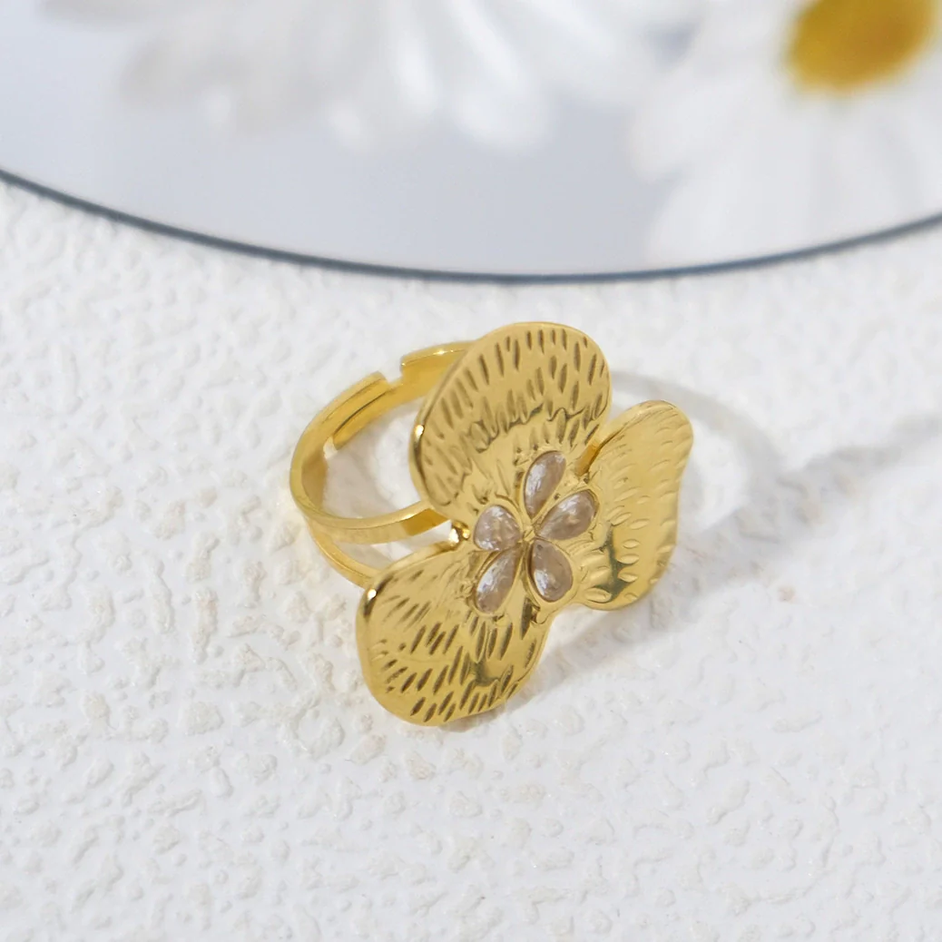 Wholesale Stainless Steel Threepetal Flower Shining Zircon Inlaid Electroplated Unisex Ring - Image 6