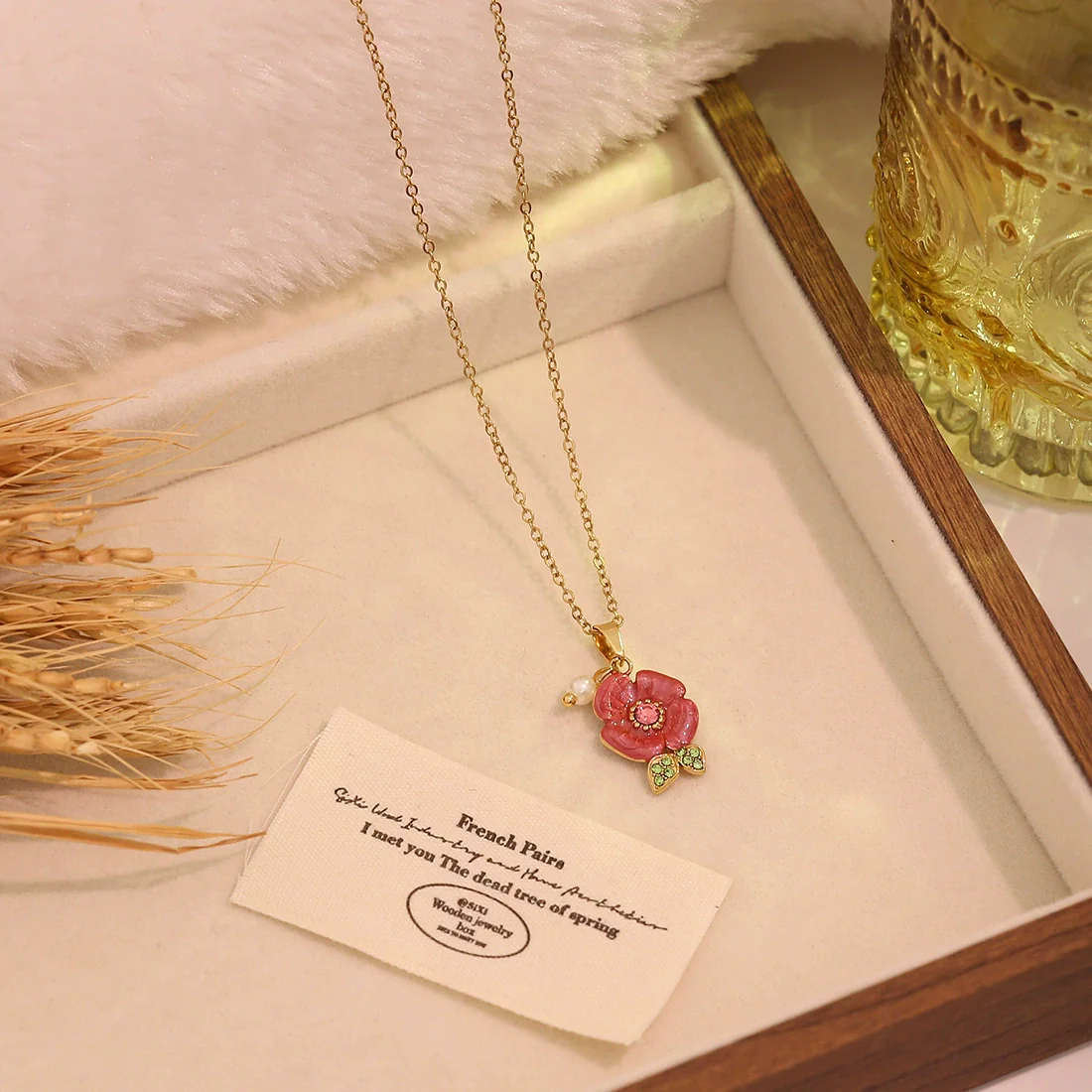 Wholesale Stainless Steel Vintage Flower Shape Imitation Pearl Pendant Necklace - Image 5