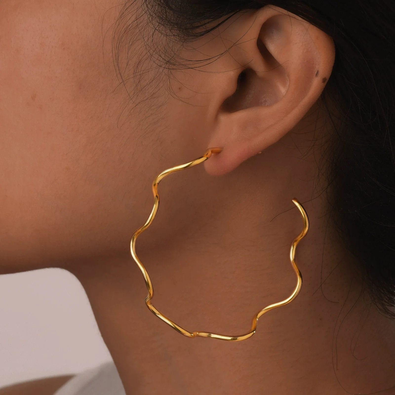 Wholesale Stainless Steel Wave Cshaped Fashion Earrings - Image 3