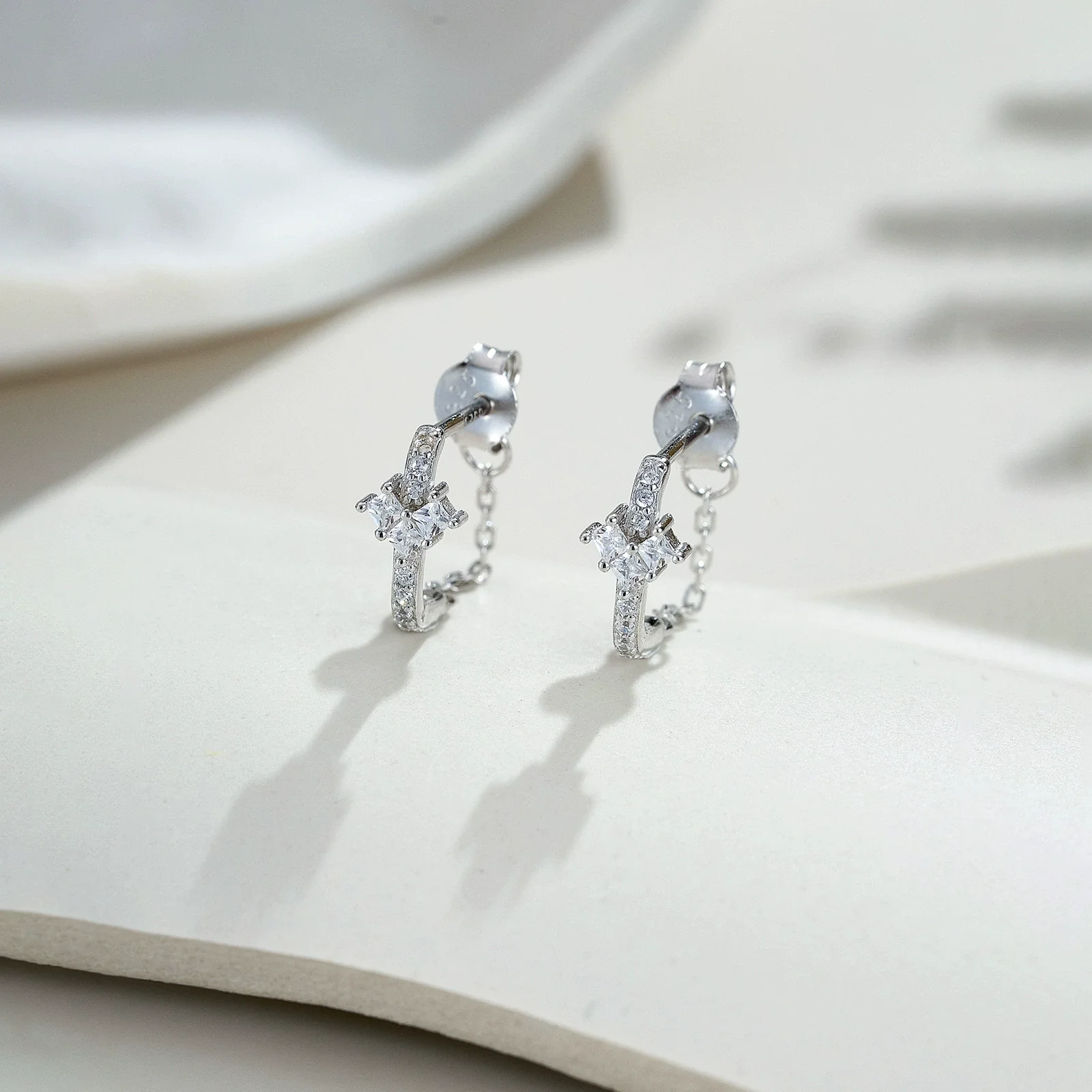 Wholesale Sterling Silver Heartshaped Geometric Design Electroplated Platinum And 18K Gold Earrings With Zircon - Image 4