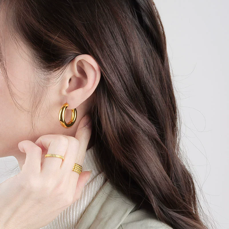 Wholesale Stud Earrings S925 Sterling Silver Geometric Cshaped Cold Style For Women - Image 4
