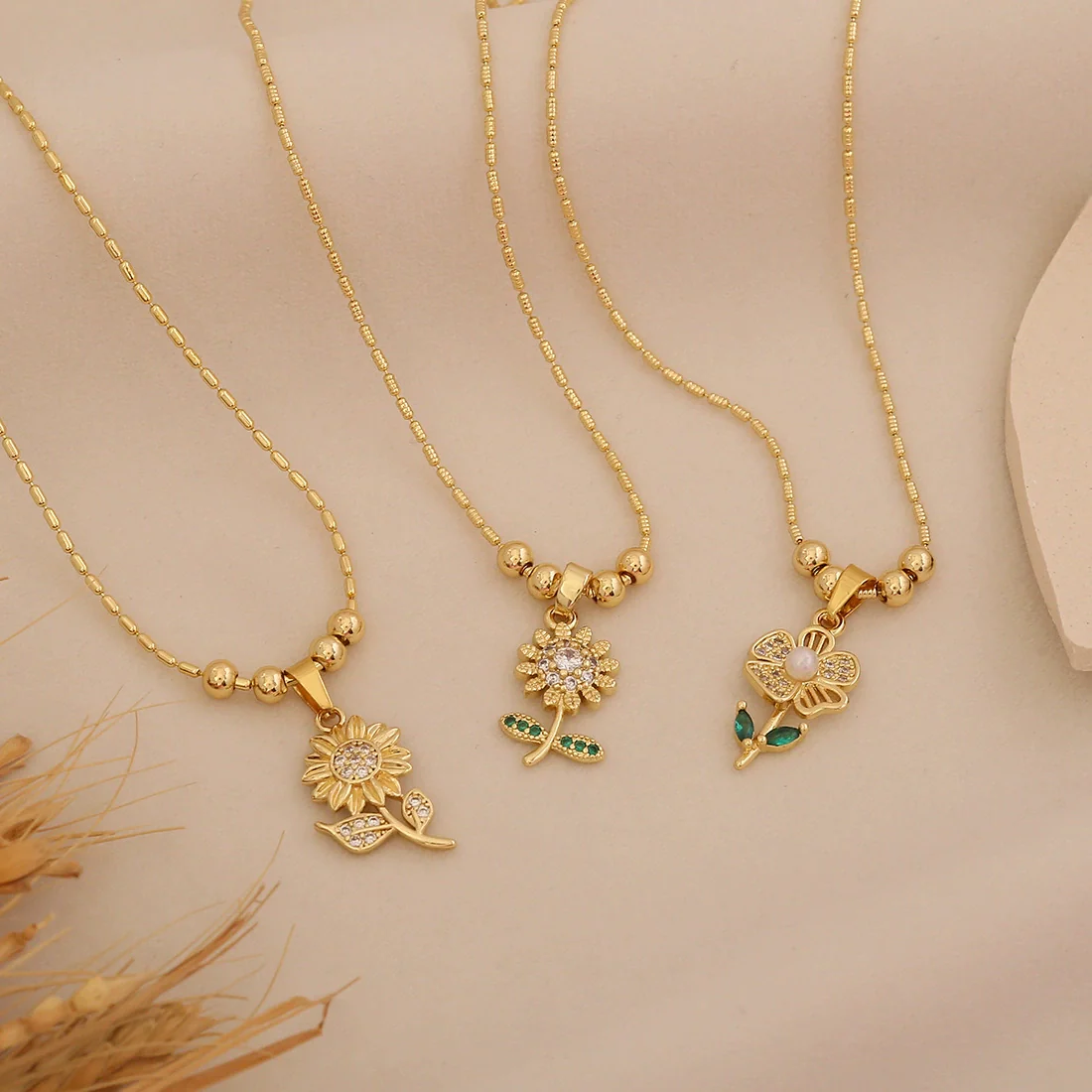 Wholesale Sunflower Pendant Necklace Light Luxury 18K Plated Copper Floral Pastoral Style Jewelry - Image 2