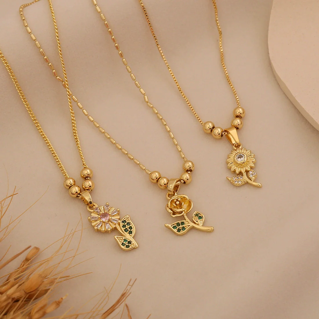 Wholesale Sunflower Pendant Necklace Light Luxury 18K Plated Copper Floral Pastoral Style Jewelry - Image 3