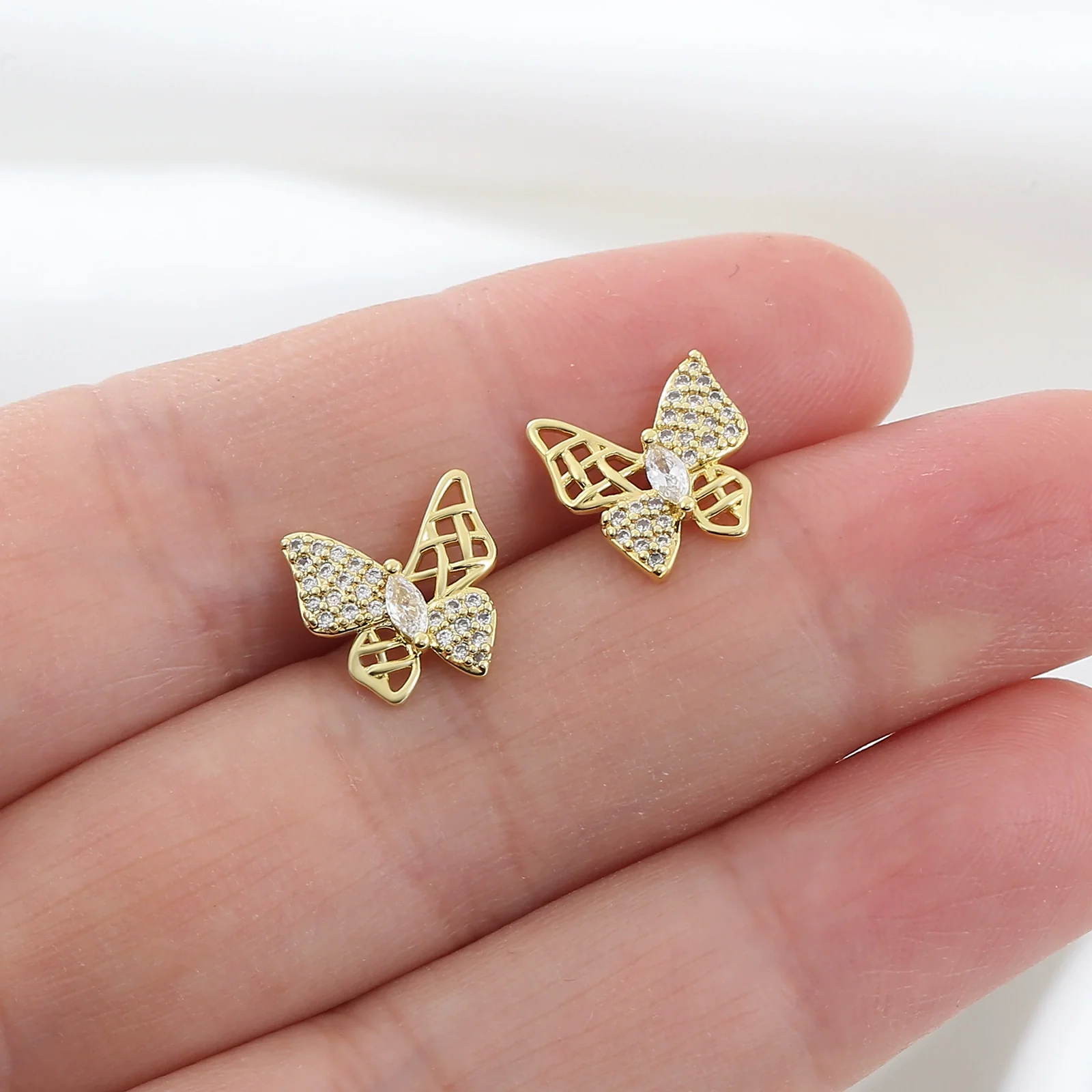 Wholesale Sweet Animal Shaped Hollow Copper Goldplated Butterfly Ear Studs For Women - Image 4