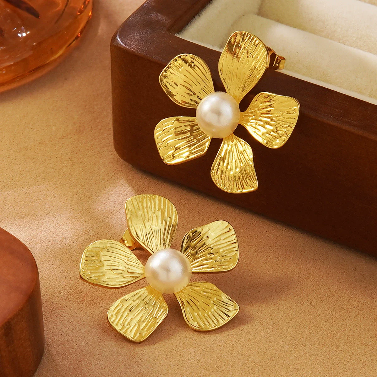 Wholesale Sweet Style Stamped Fiveleaf Flower Stainless Steel Earrings Inlaid With White Beads For Women
