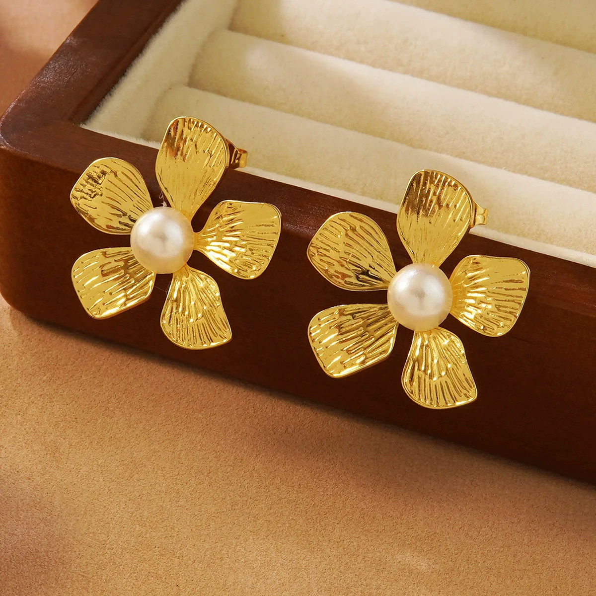 Wholesale Sweet Style Stamped Fiveleaf Flower Stainless Steel Earrings Inlaid With White Beads For Women - Image 6