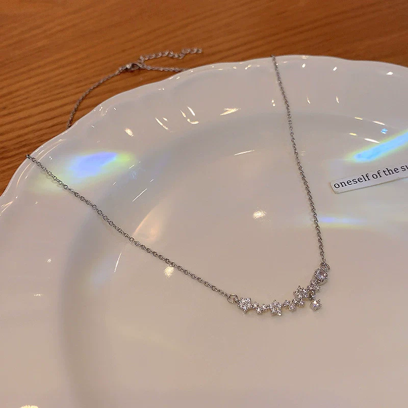 Wholesale Titanium Steel And Alloy Small Flower Pendant Necklace With Diamond Design For Women - Image 3