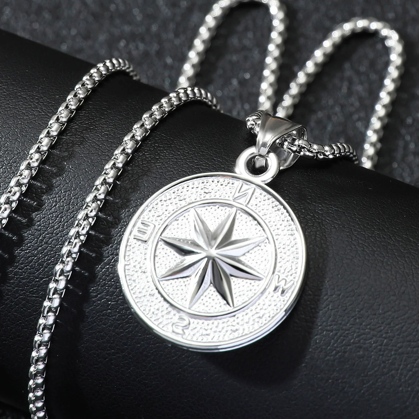 Wholesale Titanium Steel Geometric Compass Pendant Necklace Electroplated Unisex Fashion Accessory