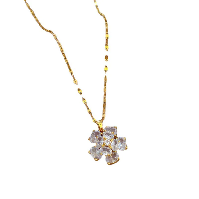 Wholesale Titanium Steel Geometric Diamond Design Flower Necklace For Women And Unisex - Image 4