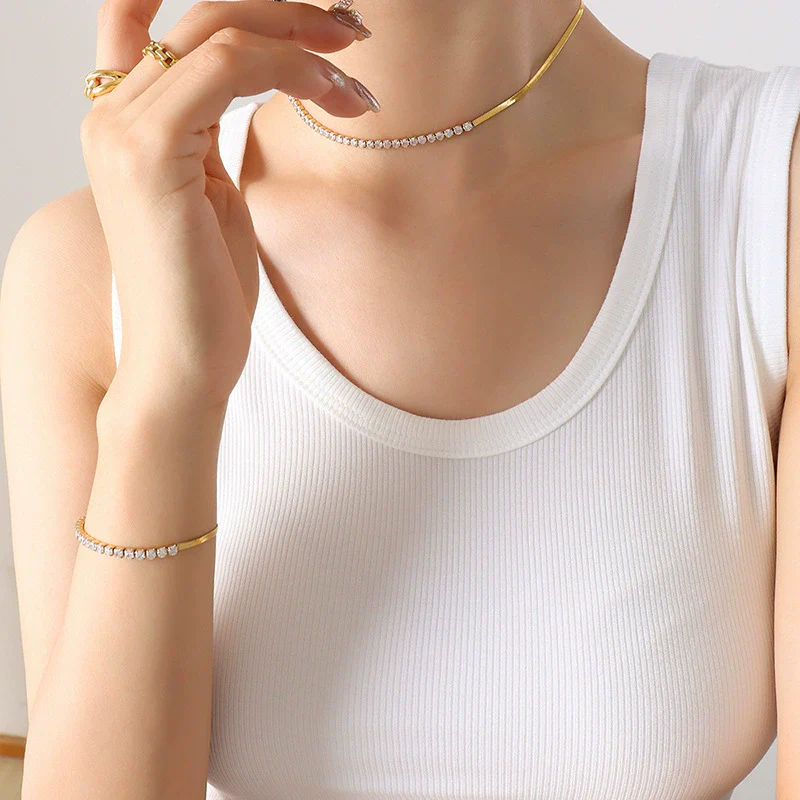 Wholesale Titanium Steel Geometric Diamond Zircon Inlaid Gold Plated Necklace And Bracelet Jewelry Set For Women - Image 3