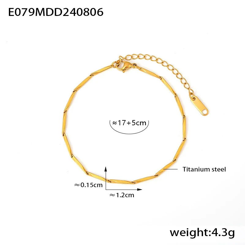 Wholesale Titanium Steel Goldplated Fashion Necklace And Bracelet With Diamond Carved Pattern For Women - Image 11
