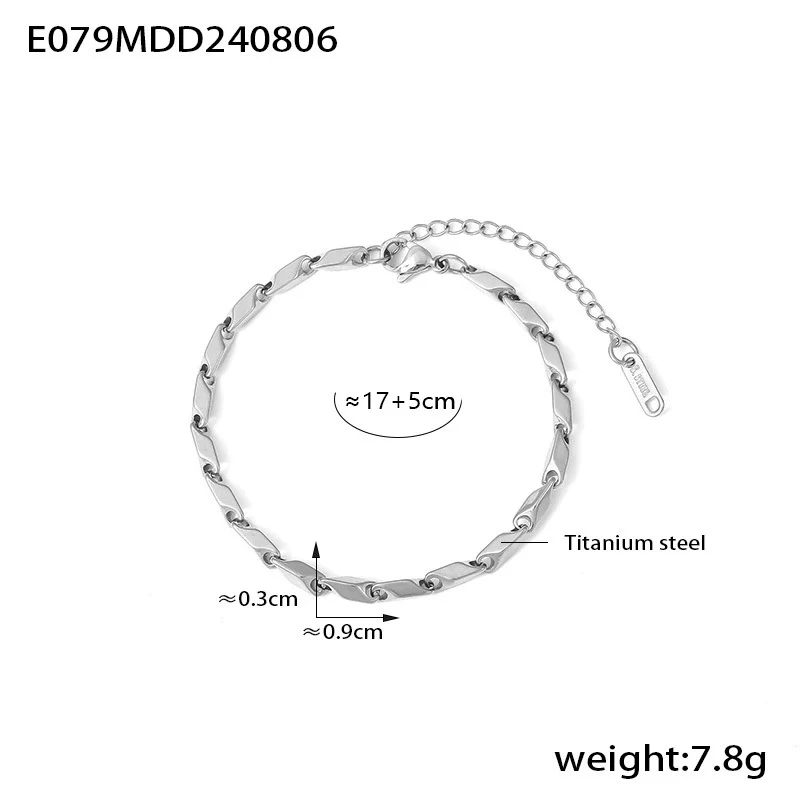 Wholesale Titanium Steel Goldplated Fashion Necklace And Bracelet With Diamond Carved Pattern For Women - Image 9