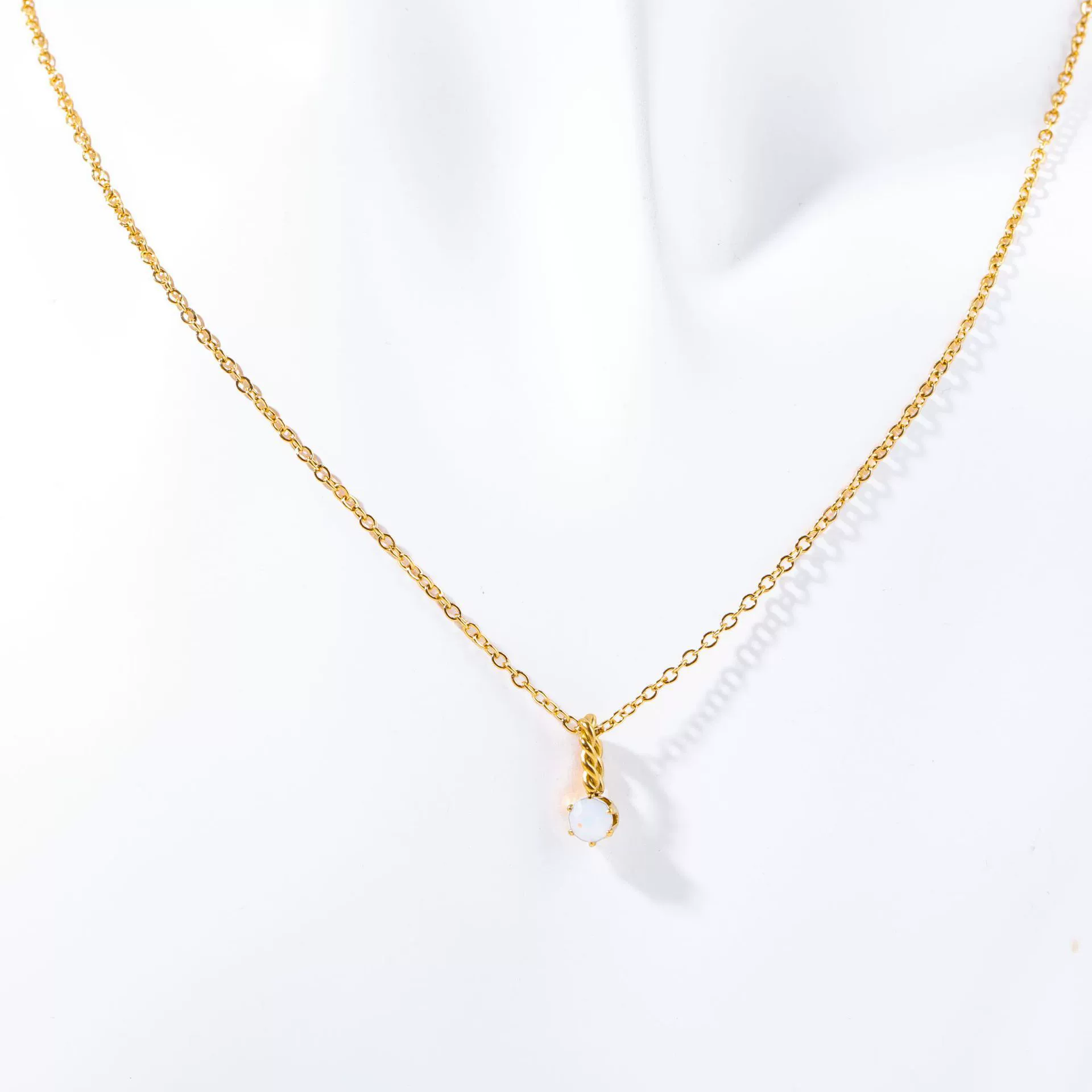 Wholesale Titanium Steel Retro Geometric Diamond Design Round Pendant Ochain Necklace For Women With Twelve Birthstones - Image 10
