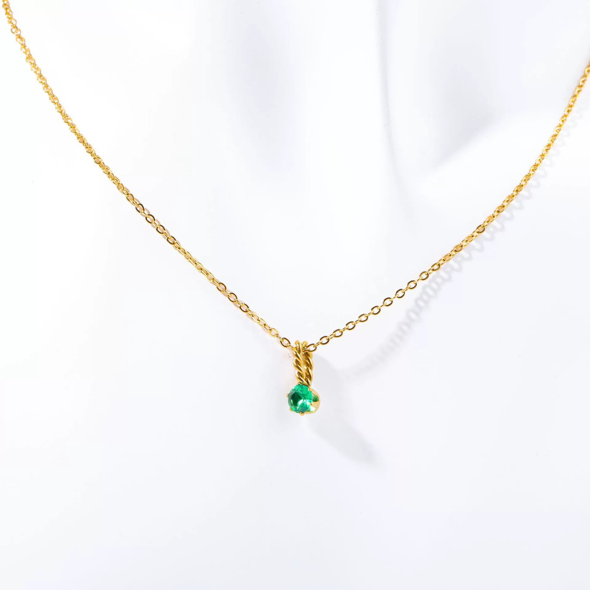 Wholesale Titanium Steel Retro Geometric Diamond Design Round Pendant Ochain Necklace For Women With Twelve Birthstones - Image 9