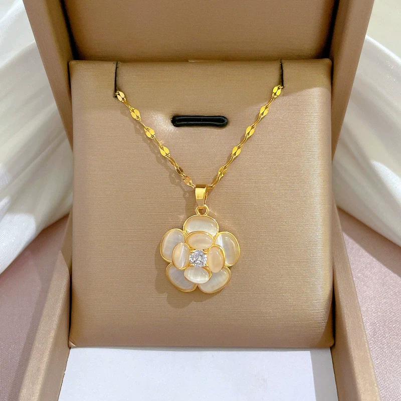 Wholesale Titanium Steel Women's Light Luxury Geometric Cat's Eye Flower Transparent Real Gold Necklace Accessories