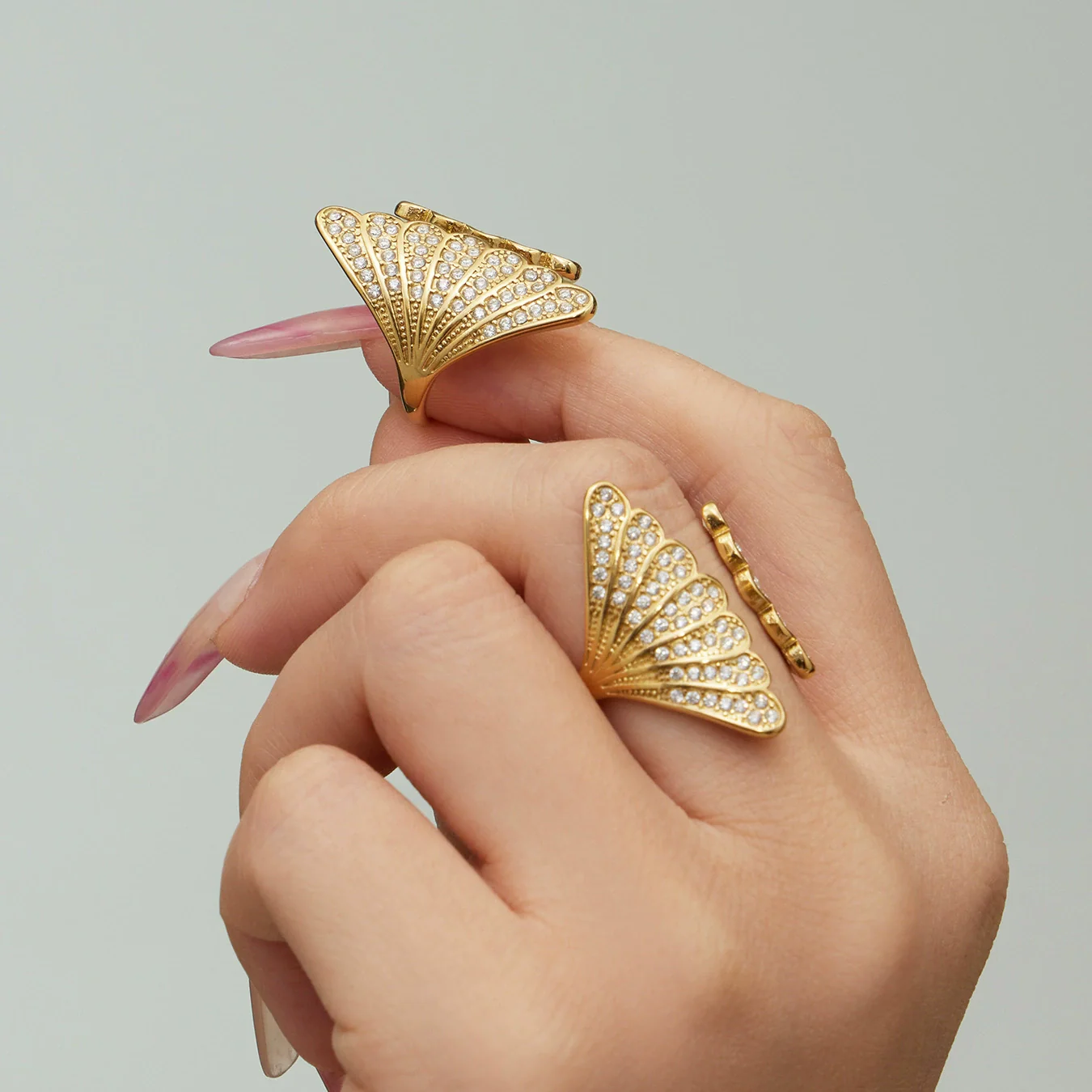 Wholesale Unisex Cold Style Geometric Stainless Steel Peacock Tail Zircon Ring Plated With 18K Real Gold - Image 3