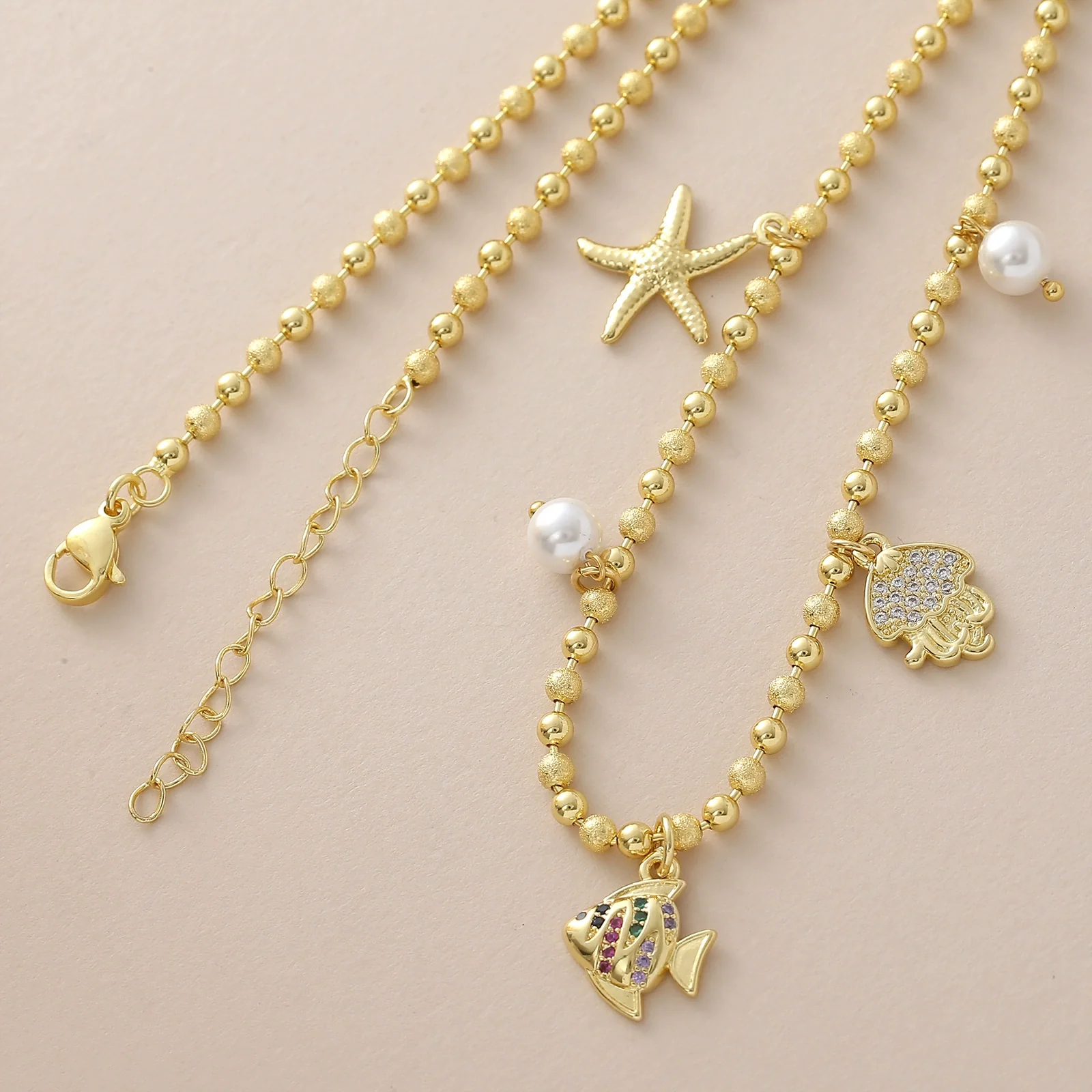 Wholesale Unisex Copper Goldplated Starfish And Small Fish Pendant Necklace In Sweet And Cool Animal Style - Image 3