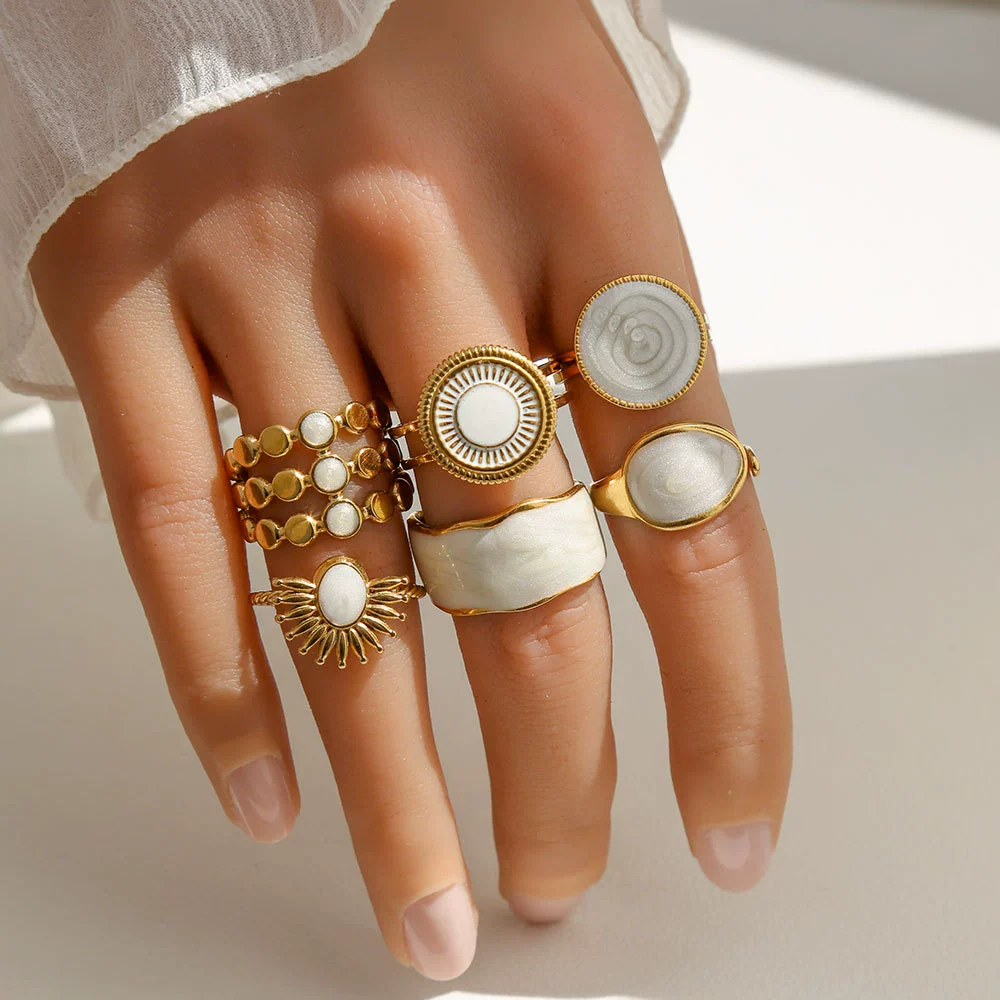 Wholesale Unisex Electroplated Titanium Steel And Stainless Steel Geometric Round Enamel Retro Opening Ring - Image 4