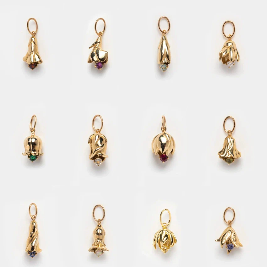 Wholesale Unisex Flower Pattern Copper Necklace With Rhinestone Pendant O Chain Gold Plated