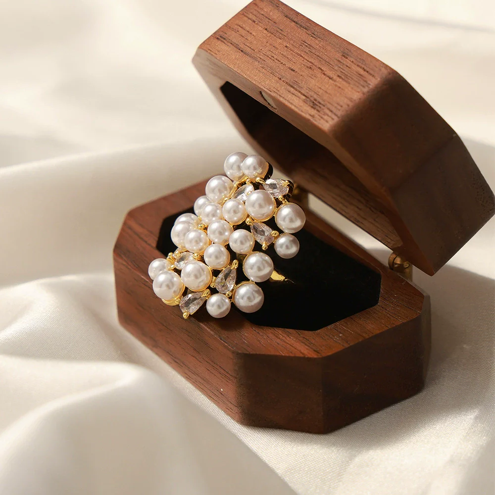 Wholesale Unisex Geometric Asymmetric Design Inlaid Zircon Imitation Pearl Titanium Steel Electroplated Ring - Image 2