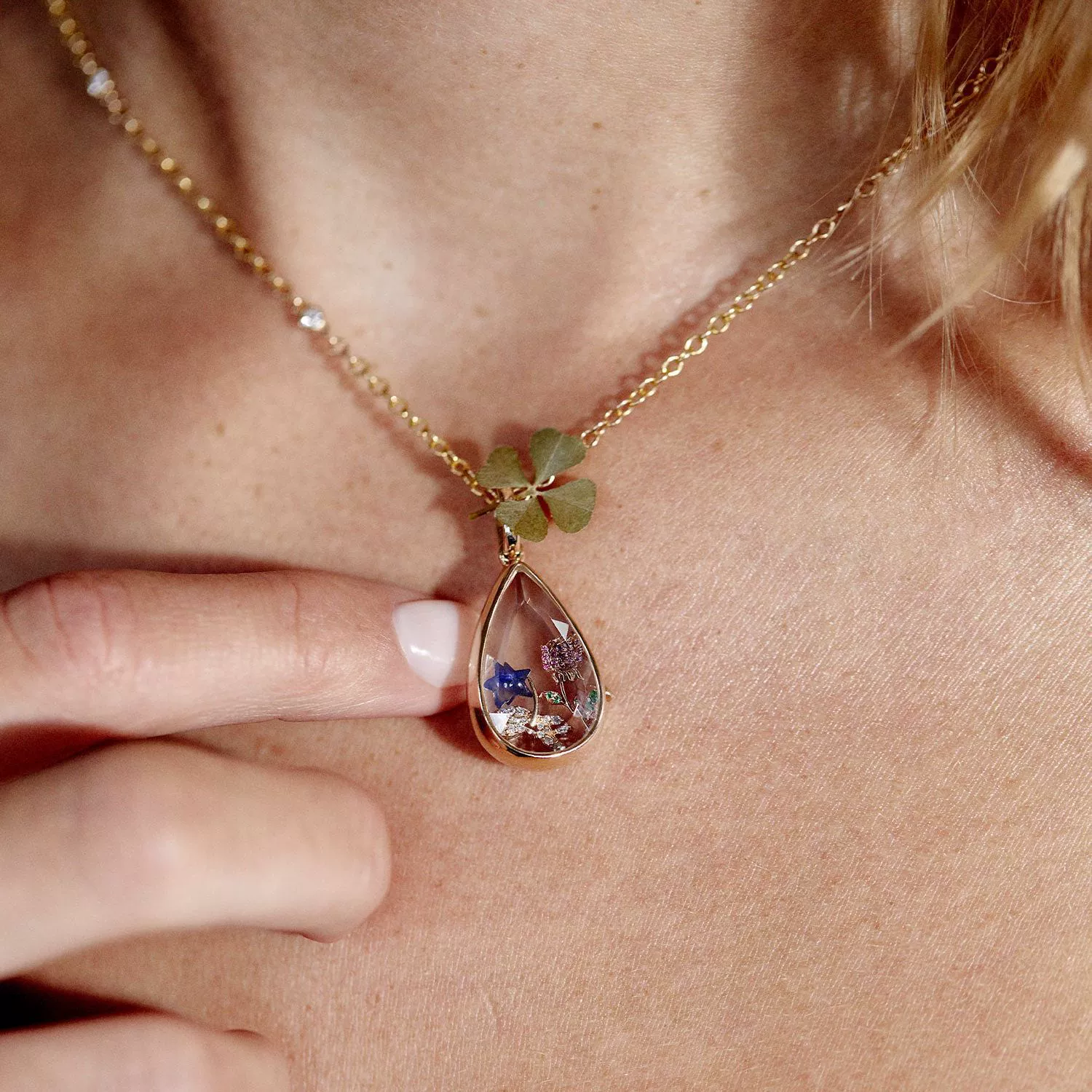 Wholesale Unisex Geometric Copper And Titanium Steel Pendant Necklace With Openable Hollow Transparent Box Electroplated In 18K Gold Color Old Money Style - Image 3