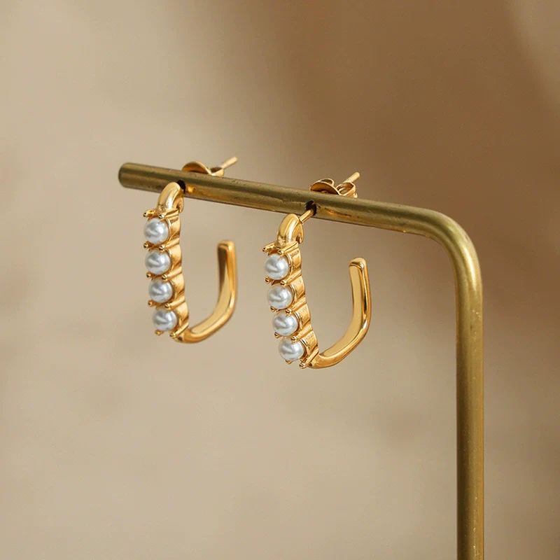 Wholesale Unisex Geometric Inlaid High Gloss Beading Design Gold Plated Titanium Steel U Shaped Earrings - Image 2