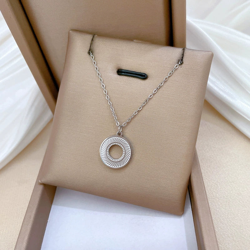 Wholesale Unisex Geometric Titanium Steel Electroplated Rotating Ring Necklace - Image 4
