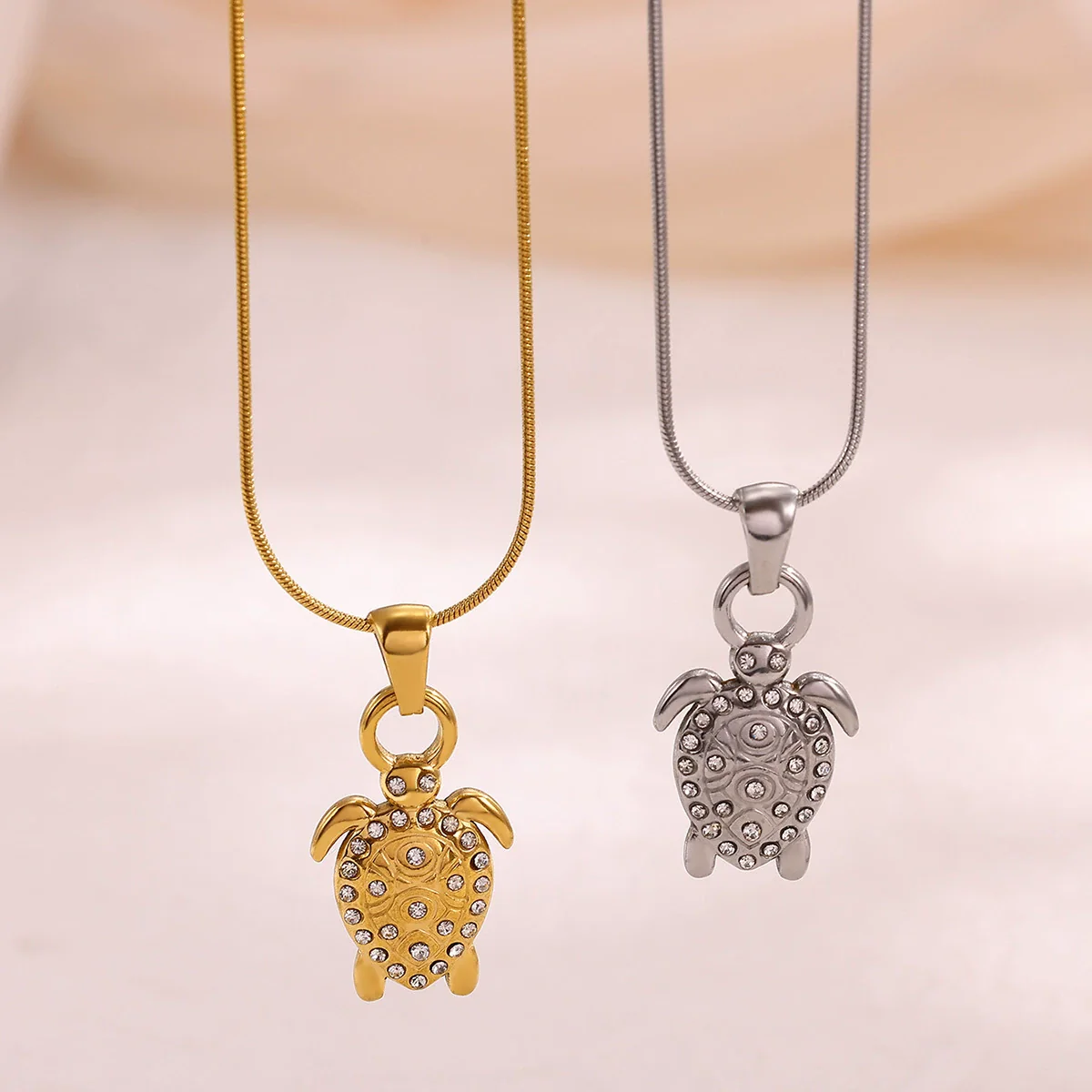Wholesale Unisex Gold Plated Stainless Steel Rope Chain Necklace With Diamond Turtle Pendant Marine Series High End Jewelry
