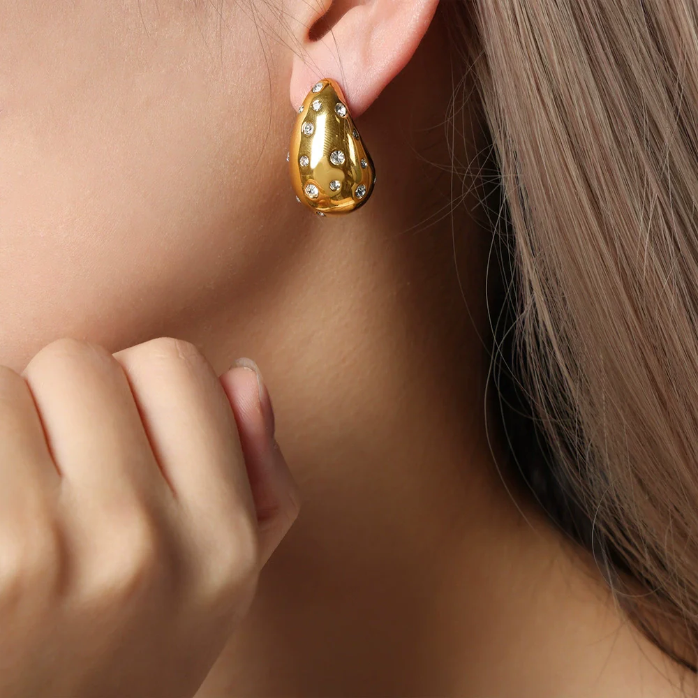 Wholesale Unisex Ins Style Geometric Dropshaped Rhinestone Inlaid Titanium Steel Earrings - Image 6