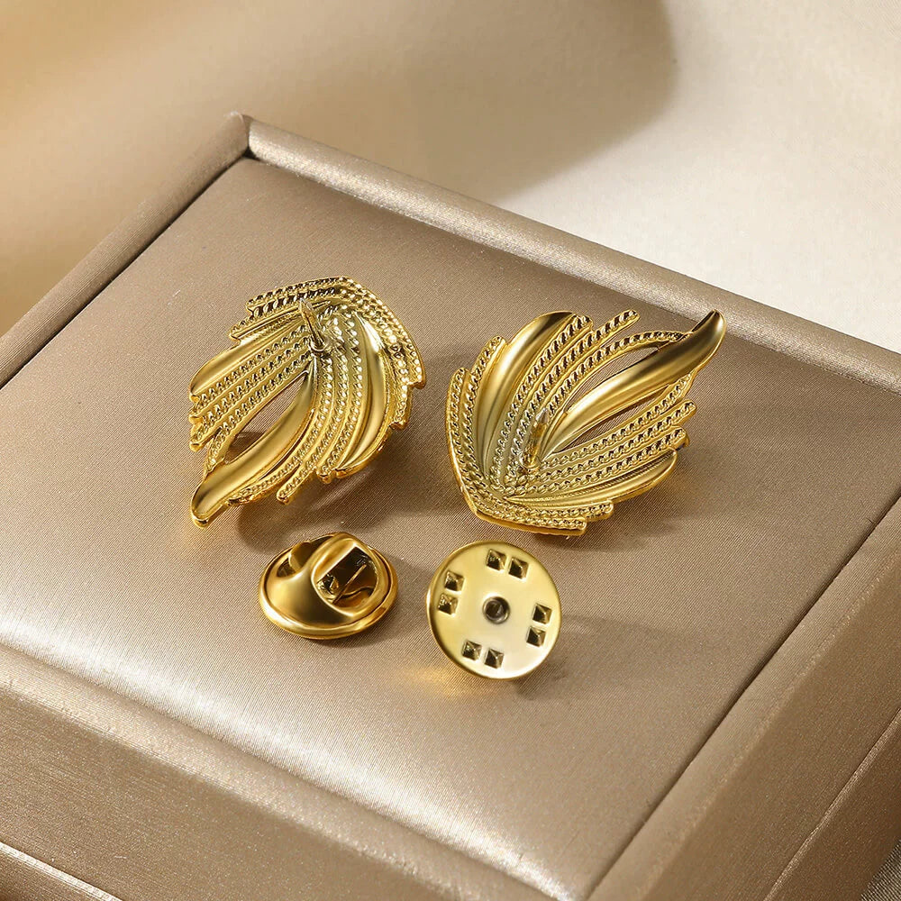 Wholesale Unisex Letter Shape Stainless Steel Gold Electroplated Brooch Jewelry - Image 2