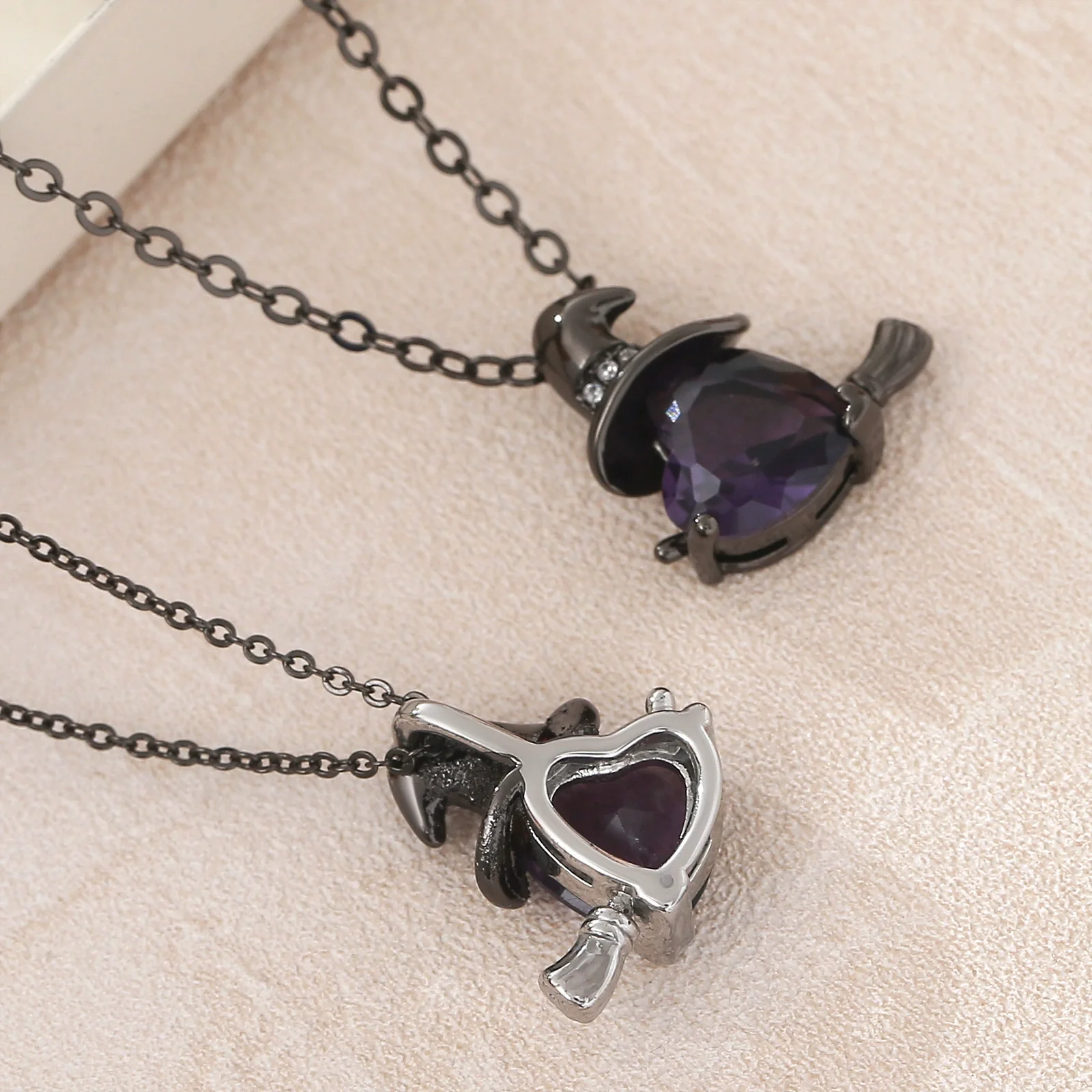 Wholesale Unisex Purple Zircon Inlaid Copper Goldplated Halloween Necklace With O Word Chain - Image 2