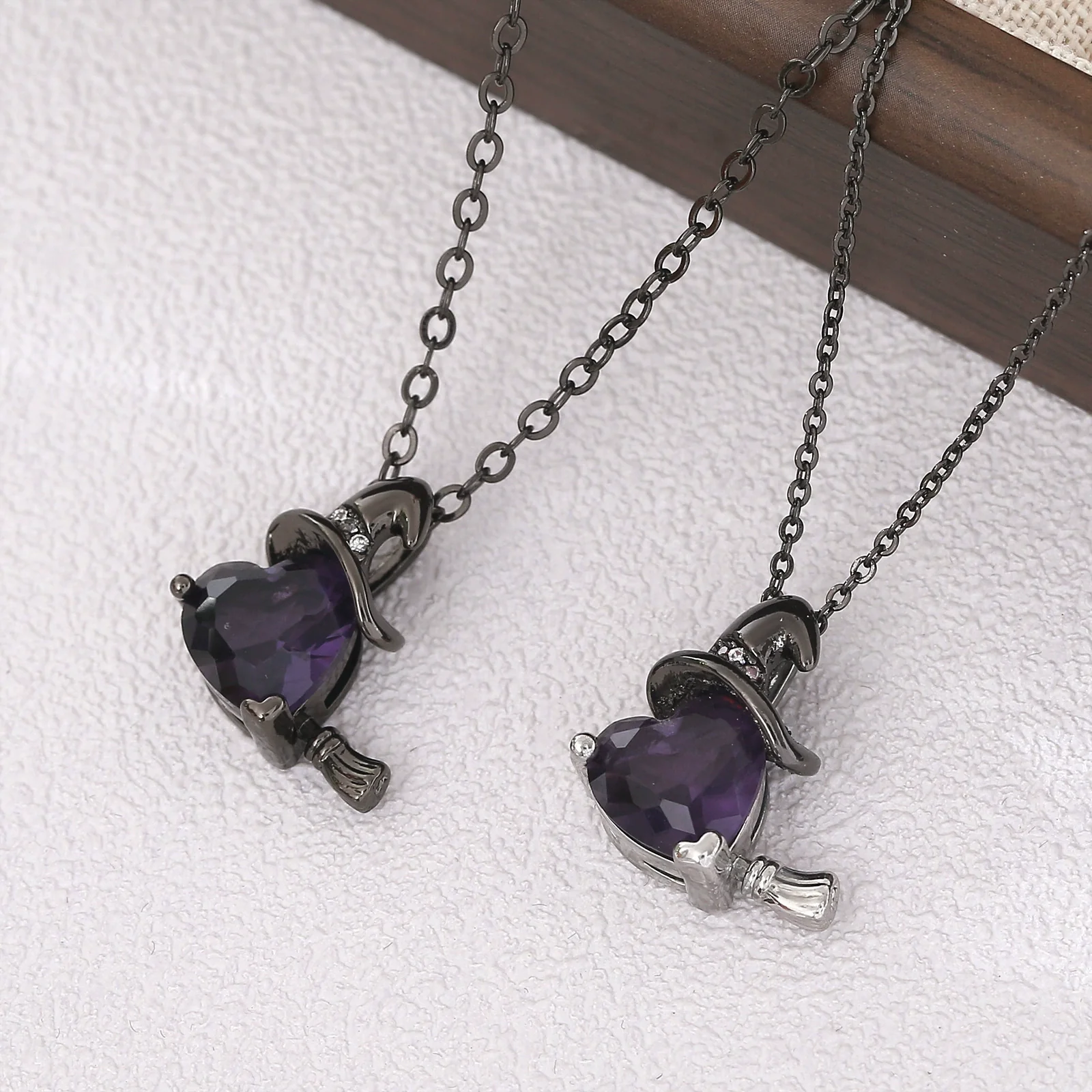 Wholesale Unisex Purple Zircon Inlaid Copper Goldplated Halloween Necklace With O Word Chain - Image 3