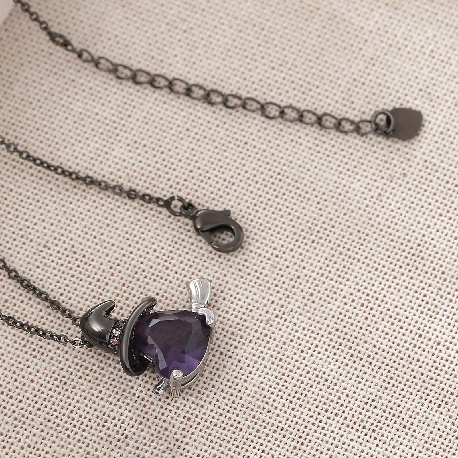 Wholesale Unisex Purple Zircon Inlaid Copper Goldplated Halloween Necklace With O Word Chain - Image 4